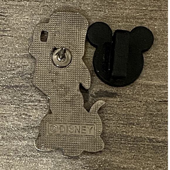 Disney Parks 101 Dalmatian - Dalmatian Puppy & Mug I love Roger Trading Pin EUC - Picture 3 of 3